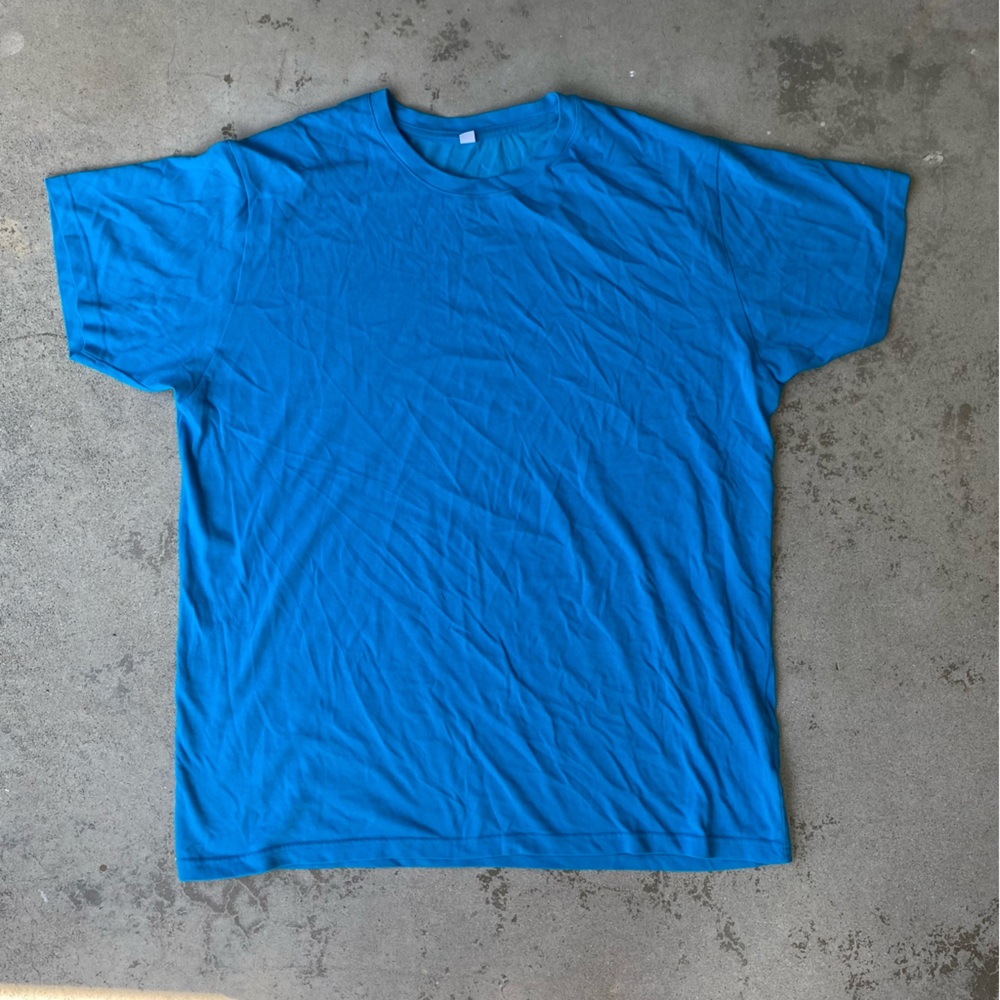 Uniqlo Turquoise Men’s XL Tee EUC